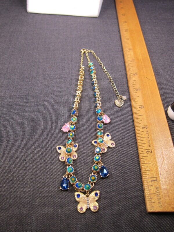 Wow! Gorgeous Rare Betsey Johnson Buggin Out butterfly rhinestone necklace - Image 4
