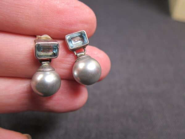 Beautiful faux pearl, sterling silver & blue topaz dangle earrings 925 - Image 3