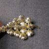 Gorgeous vintage flower cluster lilac? gold tone pin brooch green rhinestones - Image 5