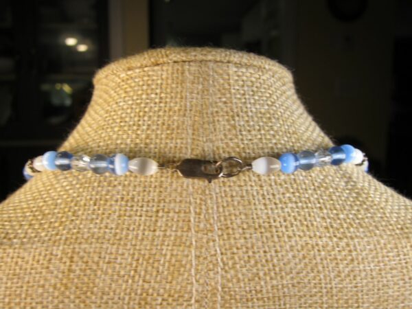 Gorgeous blue white glass beaded necklace w/sterling silver leaf pendant 18" - Image 3