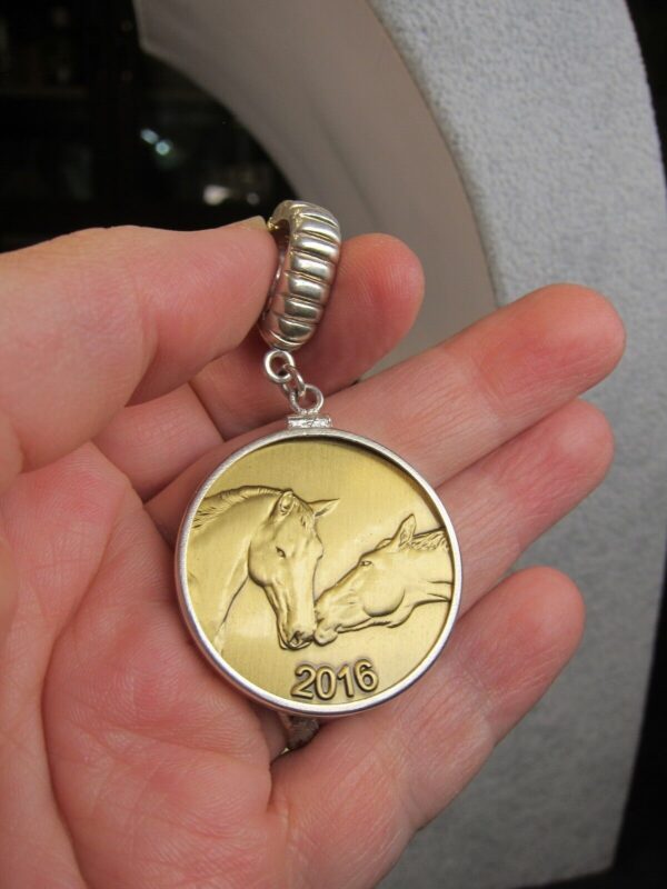 Beautiful large sterling silver bale & bezel w/brass horse coin token Caracol - Image 5