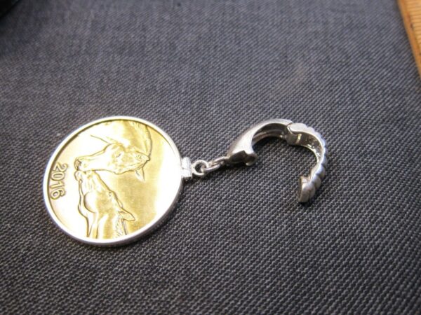 Beautiful large sterling silver bale & bezel w/brass horse coin token Caracol - Image 7