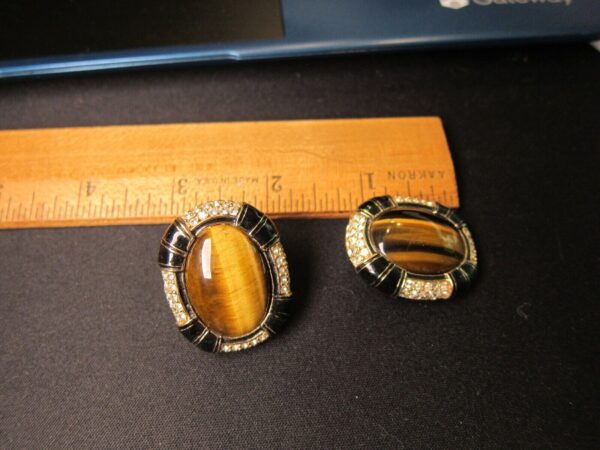 Wow! Gorgeous, rare Ciner large tiger's eye enamel rhinestone clip-on earrings - Image 2