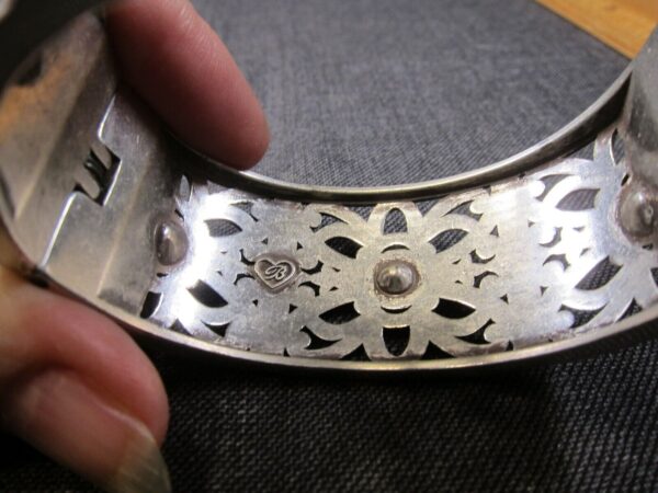 Beautiful retired Brighton large wide hinged cuff bracelet openwork - Image 3