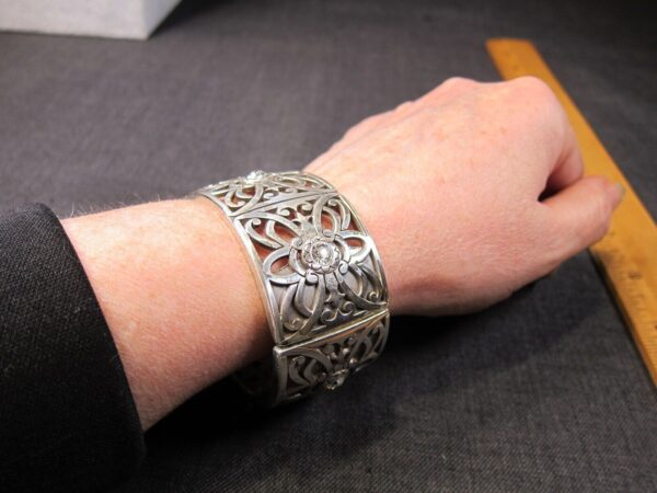 Beautiful retired Brighton large wide hinged cuff bracelet openwork - Image 5