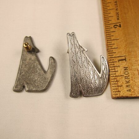 Beautiful textured pewter vintage howling wolf earrings 1988 JJ Jonette