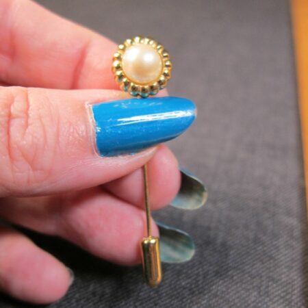 Cute vintage Monet signed faux pearl small flower-shaped stick pin brooch