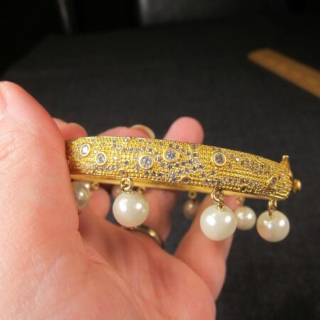 Gorgeous unique gold-tone hinged bangle bracelet faux pearls rhinestones