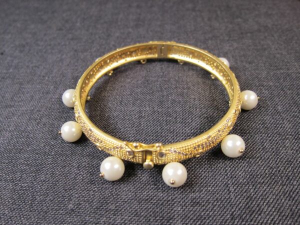 Gorgeous unique gold-tone hinged bangle bracelet faux pearls rhinestones - Image 2