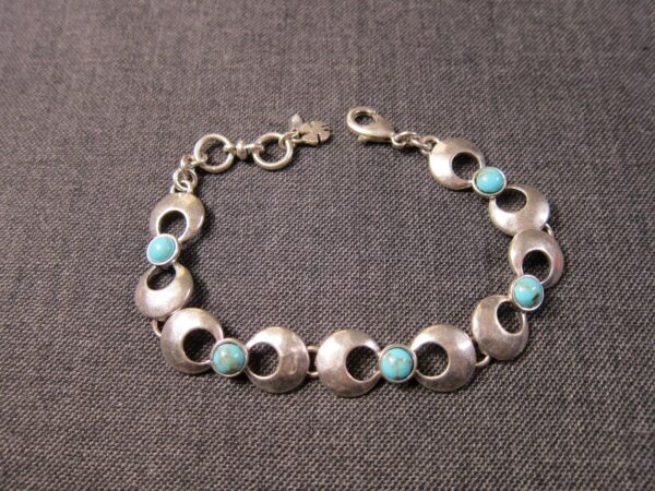 Beautiful Lucky Brand blue stone silver-tone link tennis bracelet 7.5 to 8" long