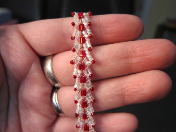 Gorgeous red & white AB crystal glass seed bead woven chevron bracelet - Image 3