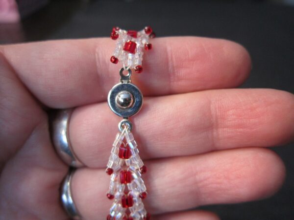Gorgeous red & white AB crystal glass seed bead woven chevron bracelet - Image 4