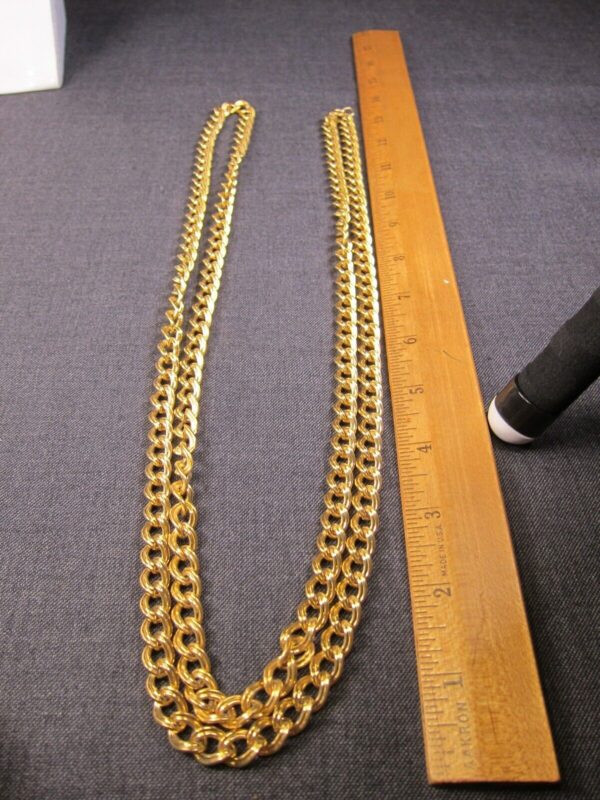 Gorgeous Trifari 52" long double link gold-tone chain necklace - Image 4