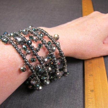 Gorgeous Kenneth Cole AB glass bead memory wire bracelet will fit 7" and up