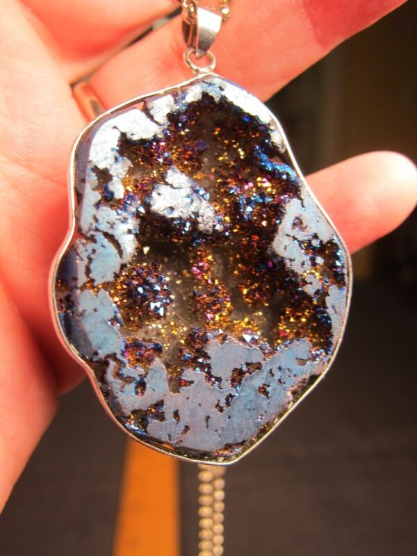 Wow! Neat treated druzy quartz half geode pendant necklace blue purple gold