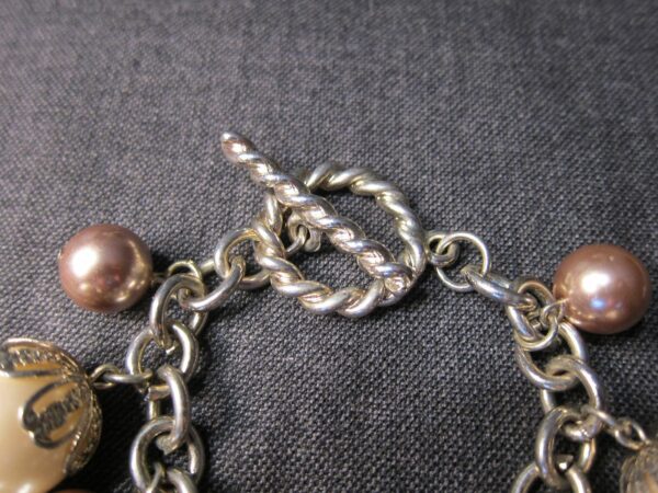 Beautiful romantic big bold pearl gold and silver tone chunky beaded bracelet 7" - Image 3