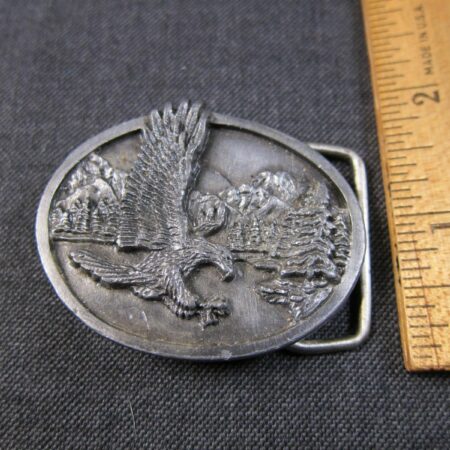 Gorgeous vintage 1985 Siskiyou Pewter Eagle lake forest mountain belt buckle
