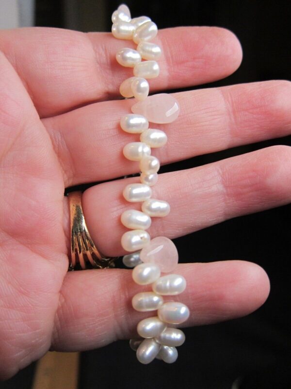 Beautiful real pearls & rose quartz teardrops beaded bracelet sterling clasp - Image 4