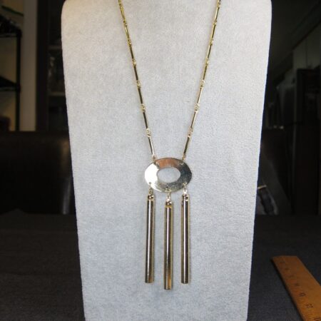 Gorgeous vintage Celebrity NY gold-tone 26" necklace wind chimes pendant