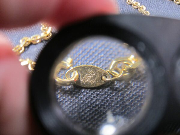 Beautiful vintage 90s Trifari signed 36" long gold-tone chain necklace w/pendant - Image 6