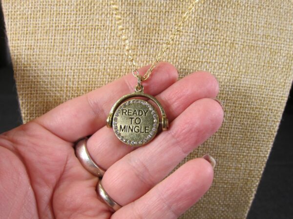 Cute gold tone & rhinestone reversible flip necklace single ready to mingle - Image 6