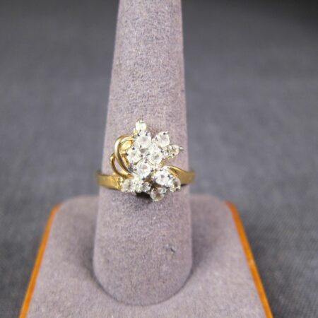Gorgeous sz 8 vintage ring Uncas Manufacturing 14K GE electroplated white stones