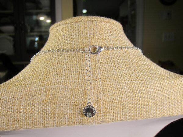 Gorgeous Liz Claiborne Ombre blue & white glass silver tone statement necklace - Image 2