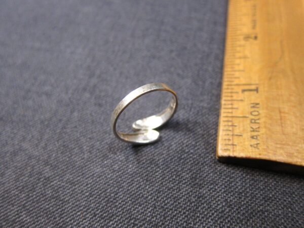 Very pretty sterling silver marcasite ring size 8 by Marsala - Image 2