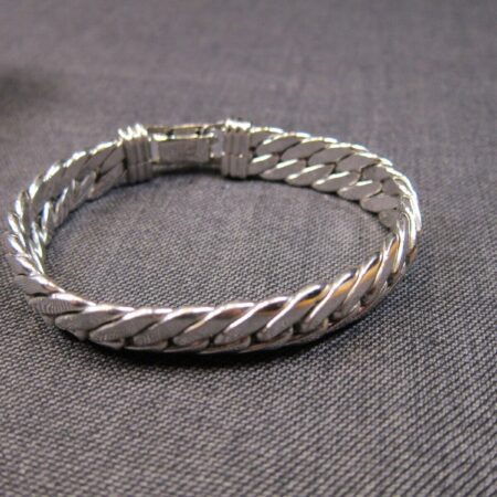 Gorgeous thick silver-tone chain bracelet vintage Coro Pegasus mark!
