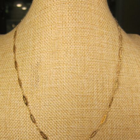 Delicate oval & leaf shaped tiny chain link necklace Crown Trifari vintage 18"