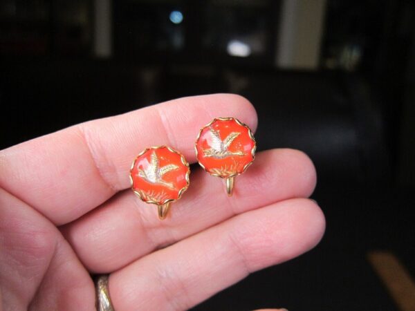 Wow! Unusual vintage clip-on earrings domed glass flying ducks or geese - Image 3