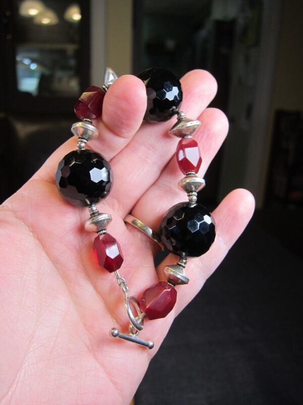 Beautiful large black tourmaline bead & red glass sterling silver bracelet 6.5" - Image 2