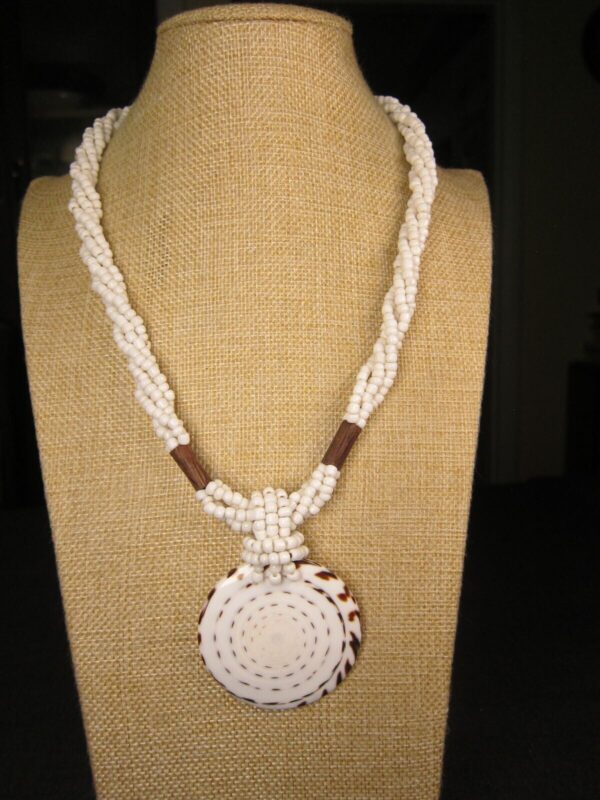 Beautiful summery beach style necklace white shell glass seed beads