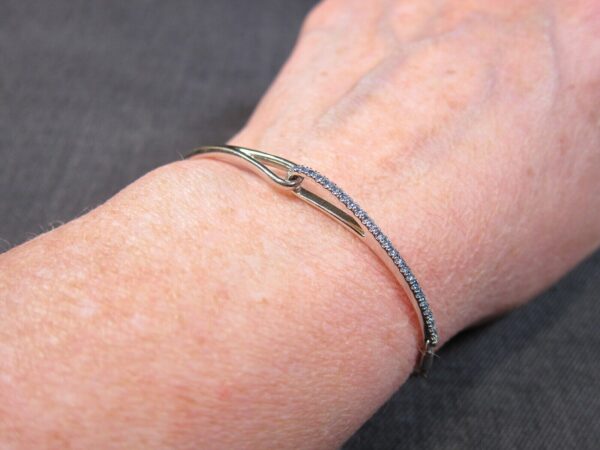 Gorgeous sterling silver pull-to-fit adjustable bracelet w/row of blue gemstones - Image 8