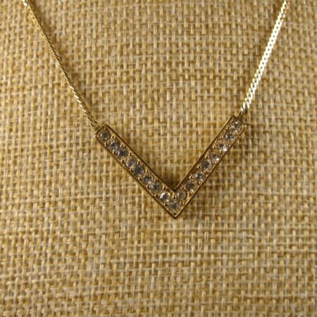 Gorgeous vintage 1955-1969 Crown Trifari V necklace white rhinestones 16"