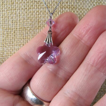 Gorgeous purple lavender crystal flower necklace silver tone chain 16"