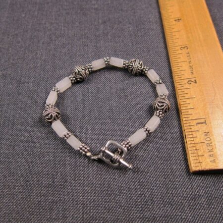 Gorgeous white jade and sterling silver toggle bracelet 17.1g 7.25"