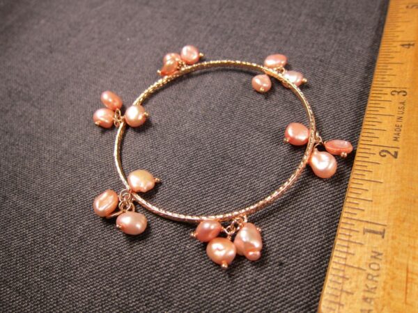 Beautiful Honora signed bronze Italy pink pearl dangles bangle bracelet - Image 2