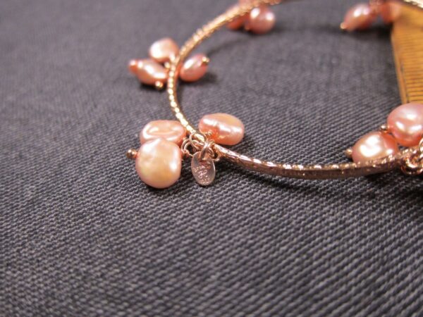Beautiful Honora signed bronze Italy pink pearl dangles bangle bracelet - Image 3