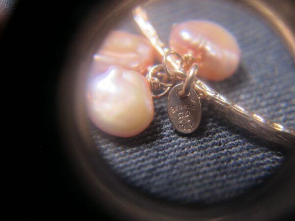 Beautiful Honora signed bronze Italy pink pearl dangles bangle bracelet - Image 5