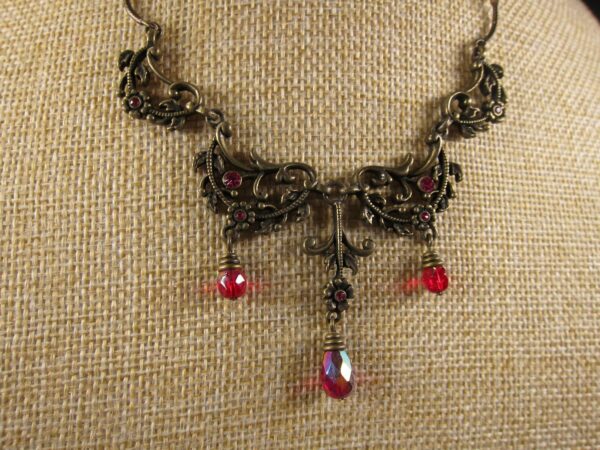 Pretty vintage SP for Avon brass-tone & pink AB glass/rhinestone necklace - Image 2