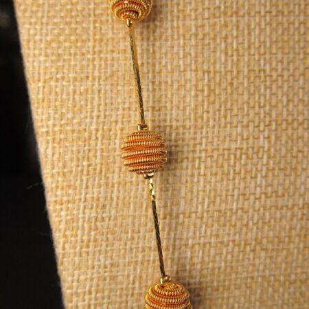 Gorgeous mint condition vintage 80s 90s Trifari necklace 30" gold-tone chain