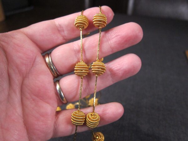 Gorgeous mint condition vintage 80s 90s Trifari necklace 30" gold-tone chain - Image 7
