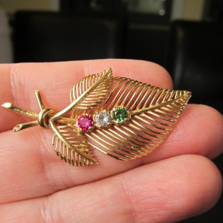 Gorgeous 5.5g 14K gold mother's pin brooch leaf 3 gems ruby white sapphire jade