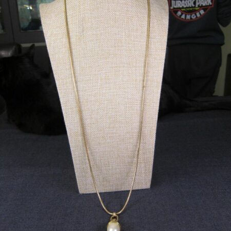 Cute Vintage LCI faux pearl large acorn 32" long gold tone serpentine necklace