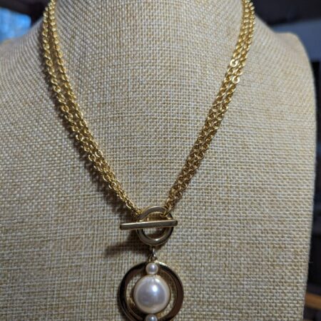 Gorgeous gold-tone two-chain Talbot's toggle necklace 17" faux pearl pendant
