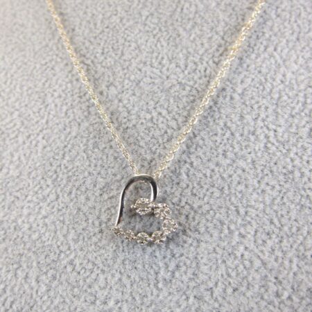 Gorgeous dainty 925 sterling heart pendant clear stones 18" chain