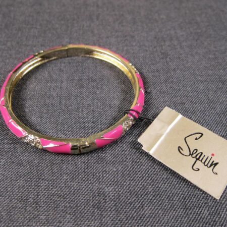 NWT Beautiful Nordstrom brand Sequin hot pink bangle hinged bracelet 7.25"