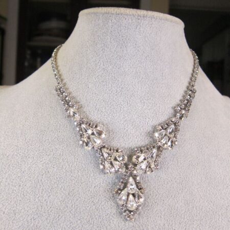Gorgeous vintage white rhinestone silver-tone necklace MINT! up to 14.5"