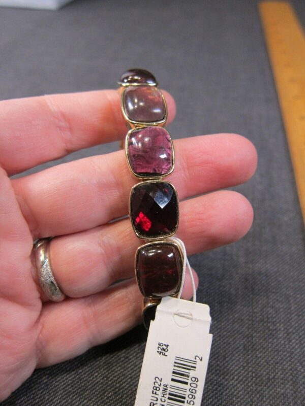 Beautiful Liz Claiborne stretch bracelet NWT New $22 price tag purple red - Image 3